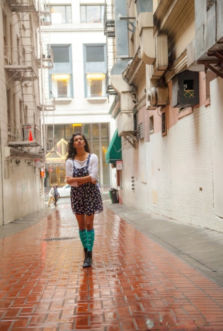 India amateur Carla White unveils her big natural tits in an alley by the mall