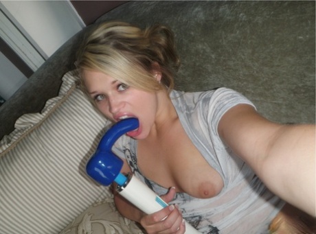 Sexy blonde Heather Starlet takes a selfie while fingering & toying topless