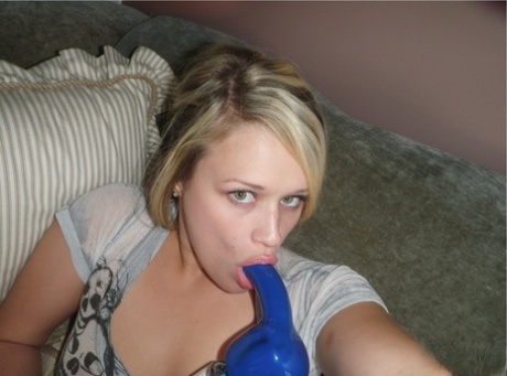 Sexy blonde Heather Starlet takes a selfie while fingering & toying topless