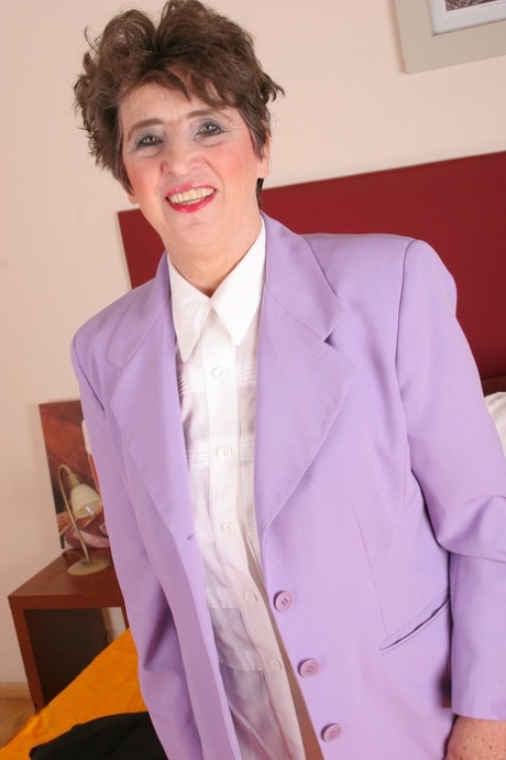 Mature lady Felice relieves built up vaginal pressure with a vibrator