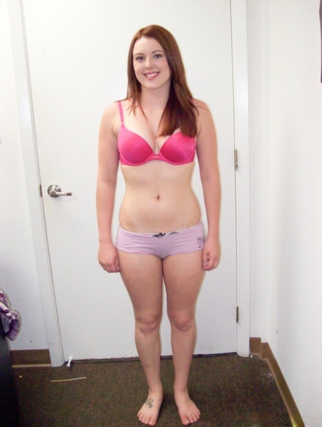 Redhead Cammie Fox takes off jeans to spread chubby legs in casting tryout
