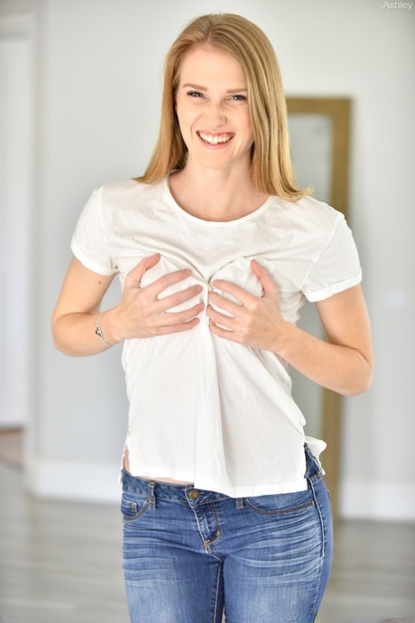 Stunning blonde MILF Ashley showing off her tight love holes & her tiny tits