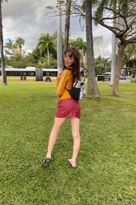 Sweet babe Aliya Brynn unveils her big ass & swollen muff & poses in public