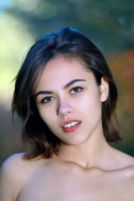 Met Art performed by Dzhili Porn Images