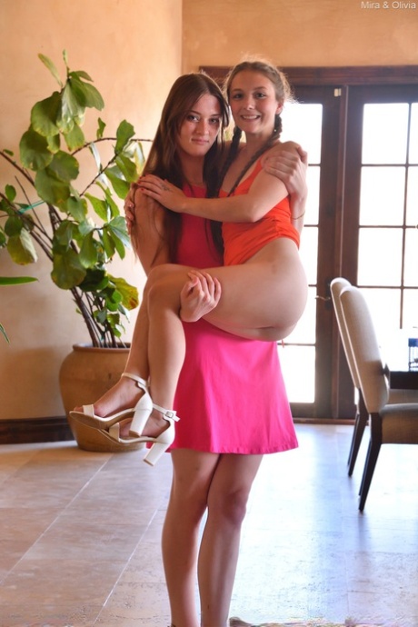 Tall amateur Mira kisses, toys and scissors with short cutie Olivia