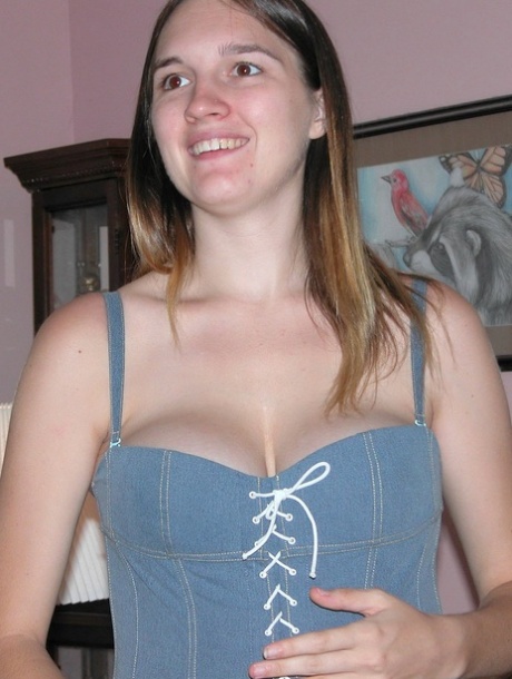 Pretty pregnant teen Natalie strips & spreads her pink pussy on the couch