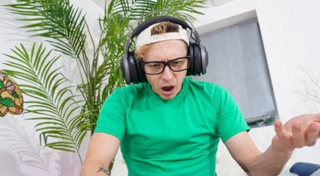 Horny blonde granny Beenie seduces a gamer guy and rides his boner