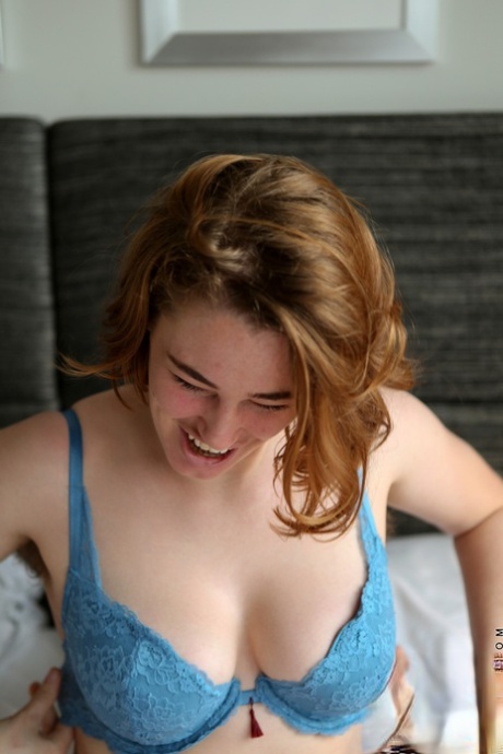 Curvaceous Australian MILF Molly Broad plays with her juggs and pussy